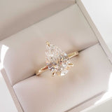 Herzförmiger Diamant Eternity Ring, 0.25 Karat pro Stein