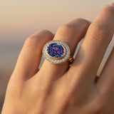 Vintage-Stil Elongierter ovaler Alexandrit Halo Diamant verdrehter Ring