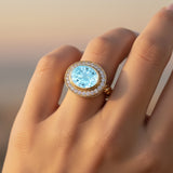 Anillo retorcido de diamantes con halo de aguamarina ovalado alargado estilo vintage