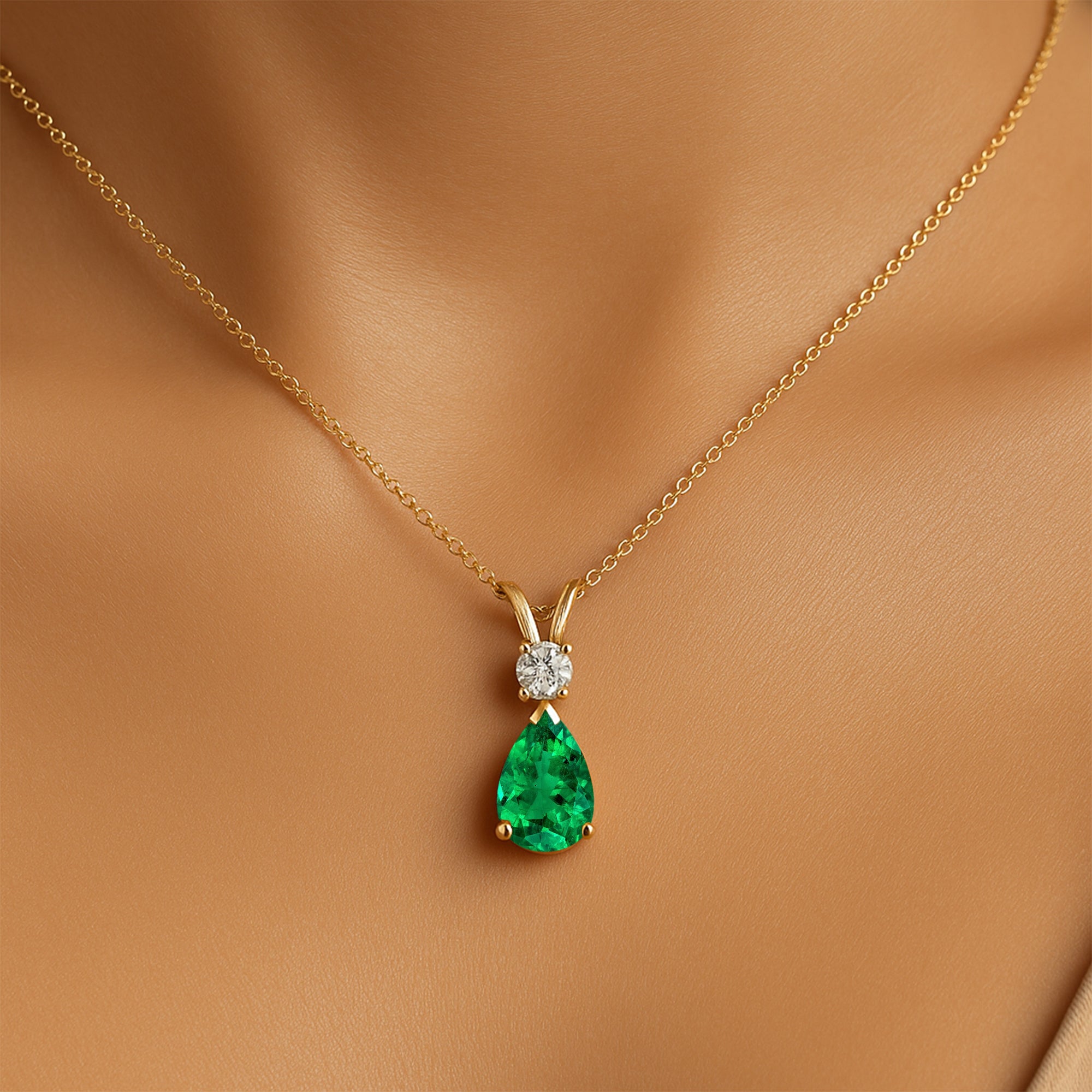Emerald Teardrop Pendant with Solitaire Diamond - GeumJewels