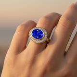 Vintage-Stil Länglicher Ovaler Blauer Saphir Halo Diamant Gedrehter Ring