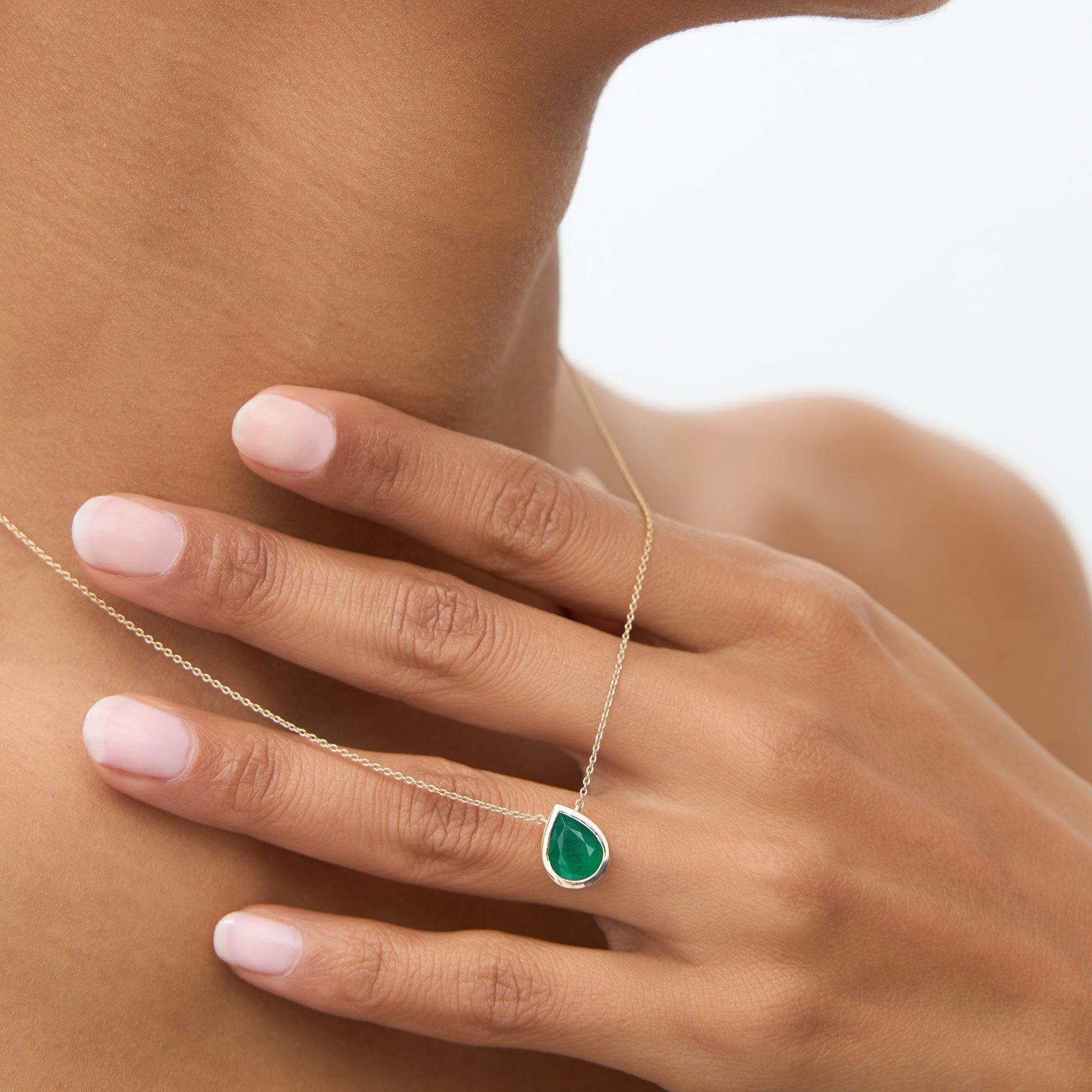 14k 1.50-2.50 ctw Pear Shape Bezel Setting Emerald Necklace - GeumJewels