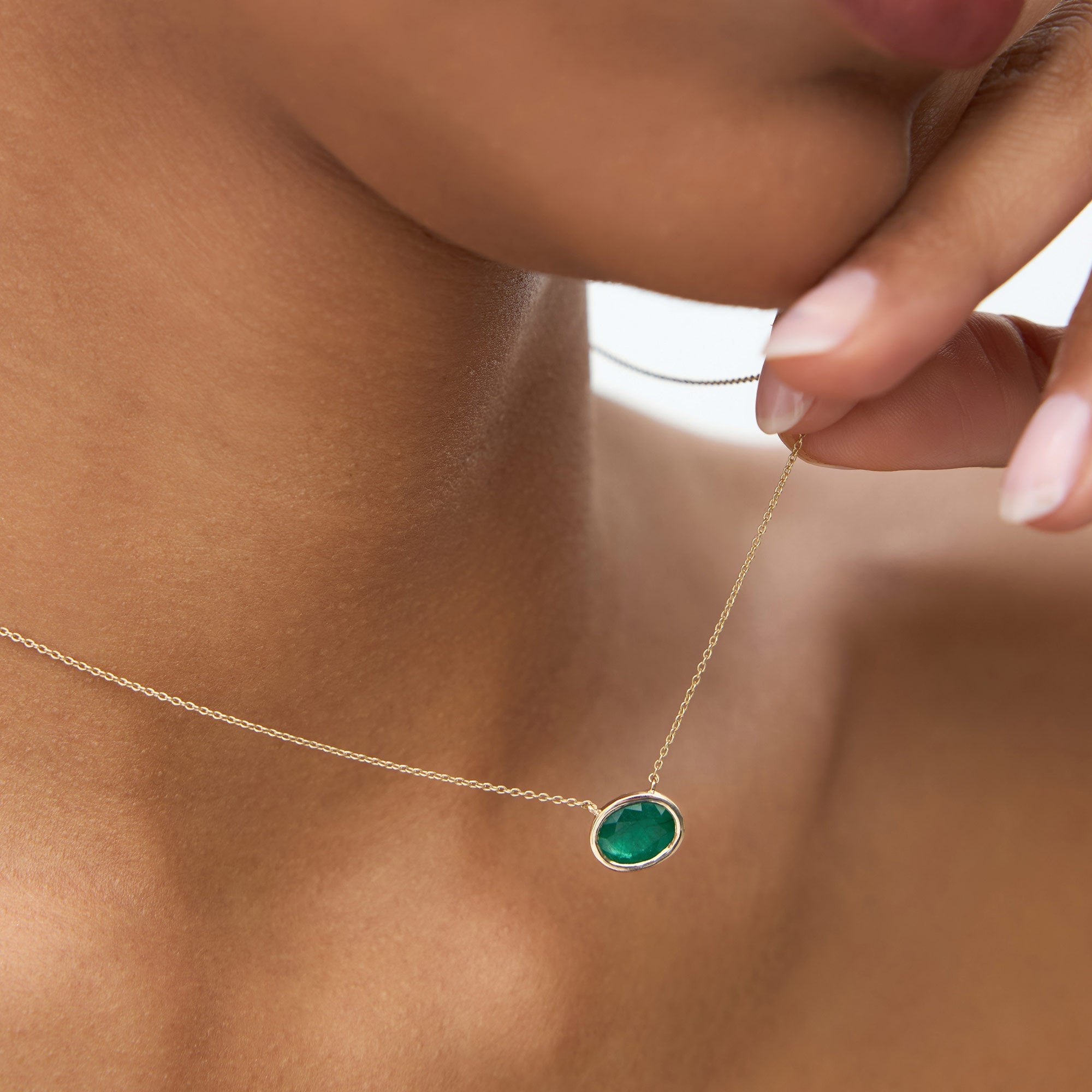 14k 2.0 - 2.20 Ctw Oval Shaped Bezel Setting Emerald Necklace - GeumJewels