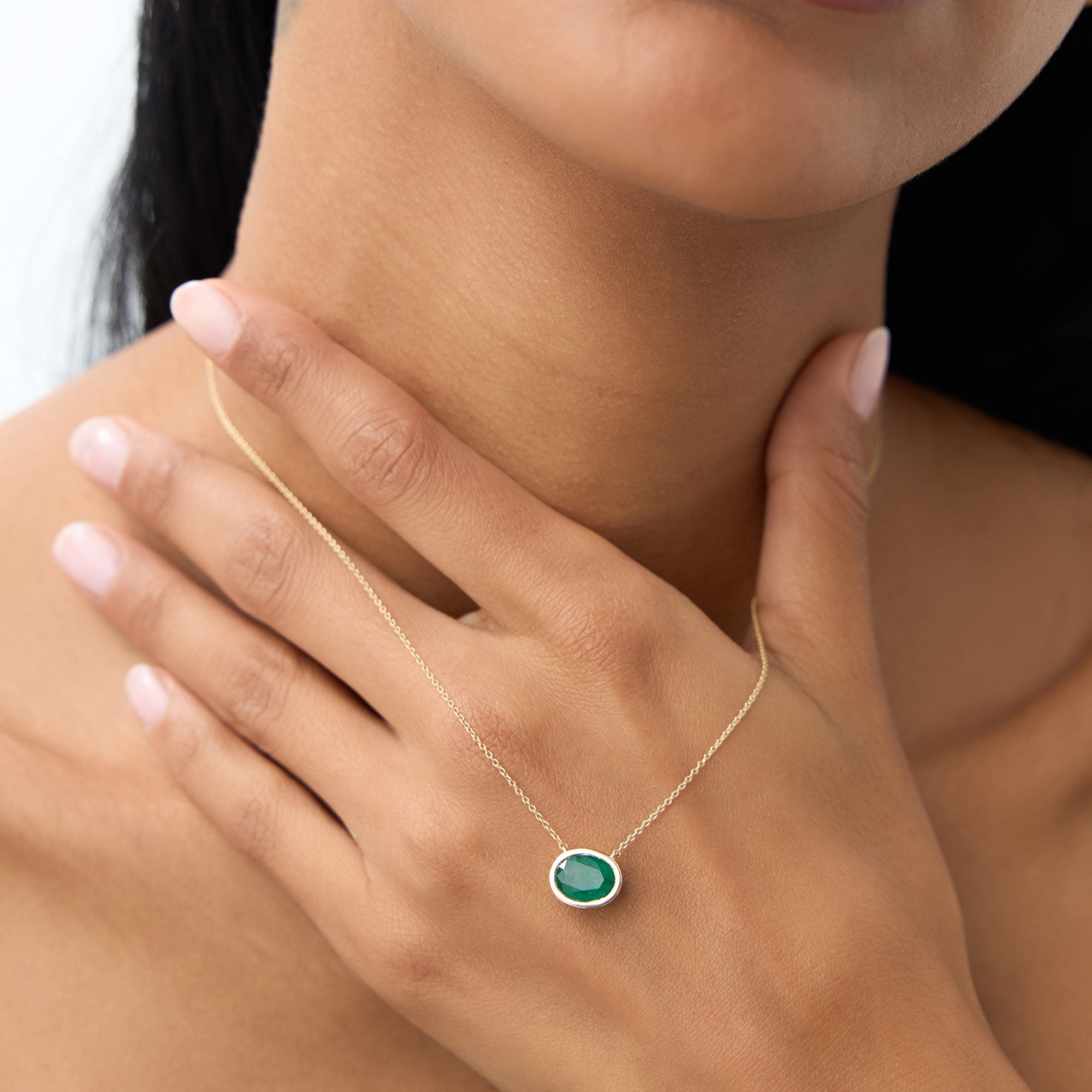 14k 2.0 - 2.20 Ctw Oval Shaped Bezel Setting Emerald Necklace - GeumJewels