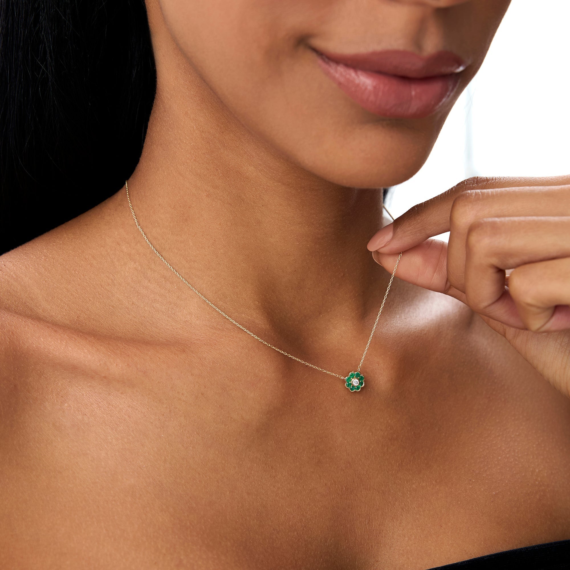 14K Bezel Setting Emerald Flower Diamond Necklace - GeumJewels