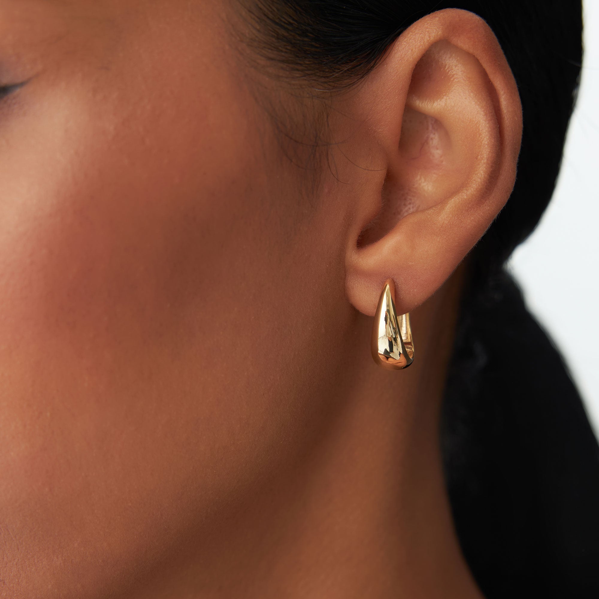 14k Gold Teardrop Hoop Earrings - GeumJewels