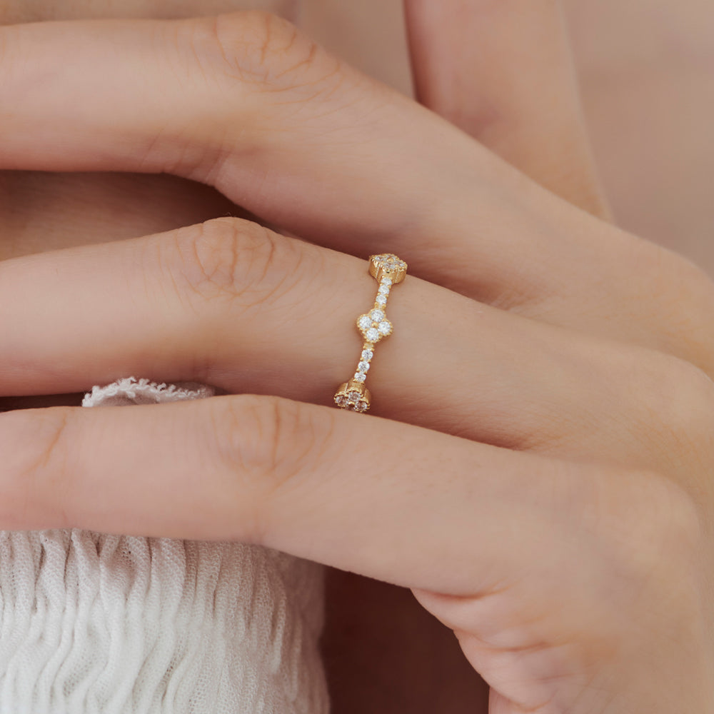 14k Full Eternity Clover Diamond Ring - GeumJewels