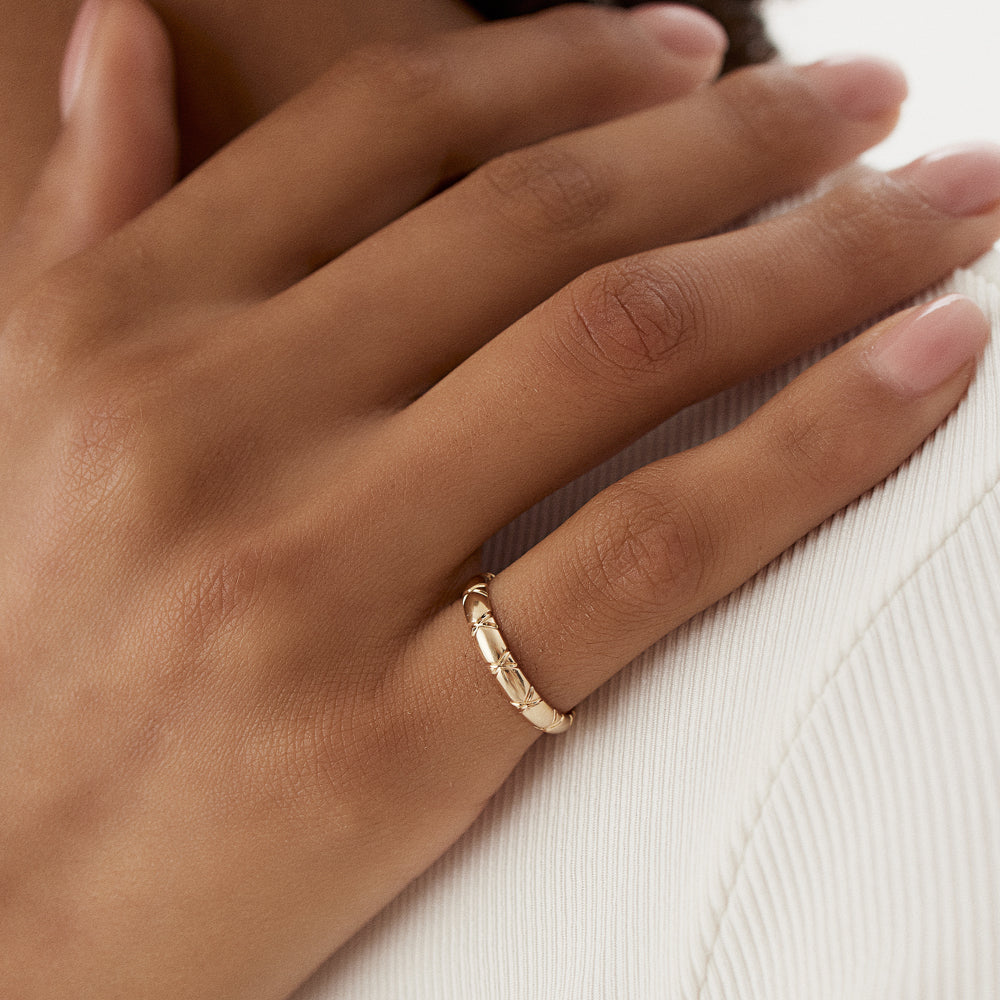 14k 3MM Unique X Cut Design Gold Wedding Ring - GeumJewels