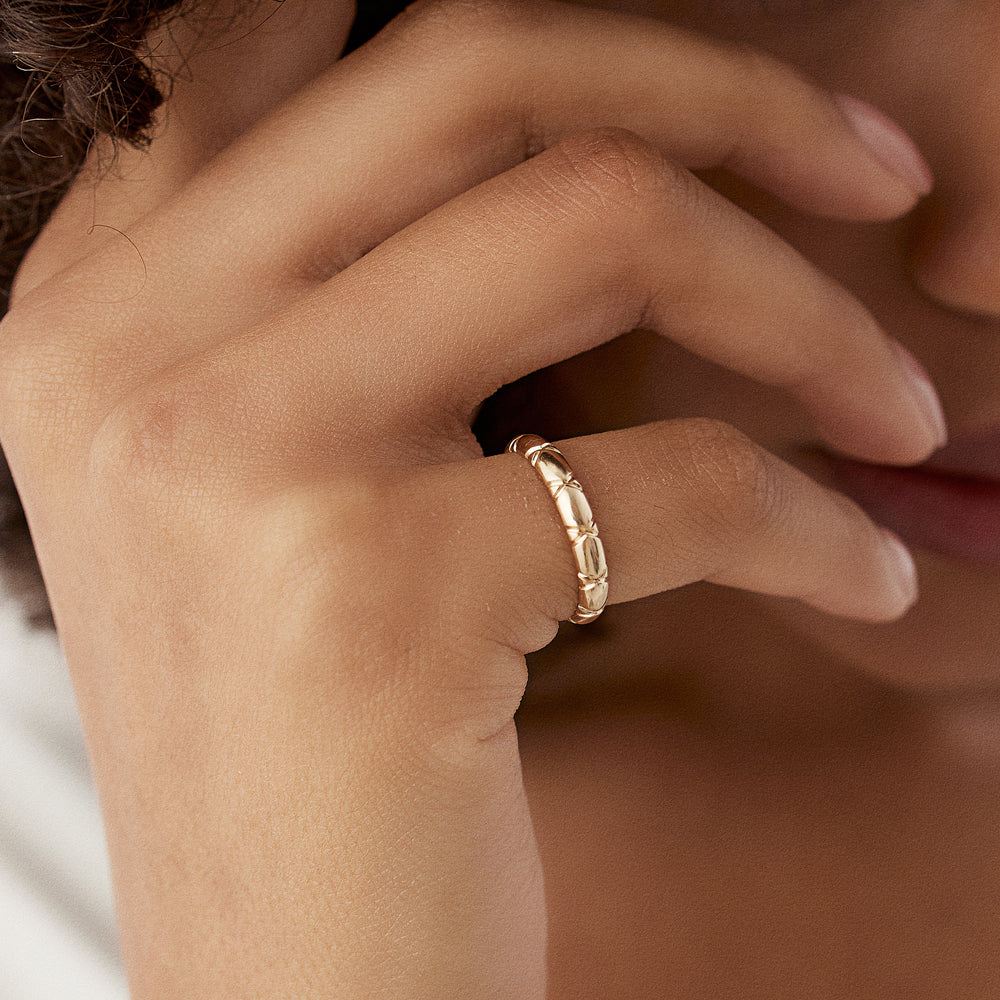14k 3MM Unique X Cut Design Gold Wedding Ring - GeumJewels