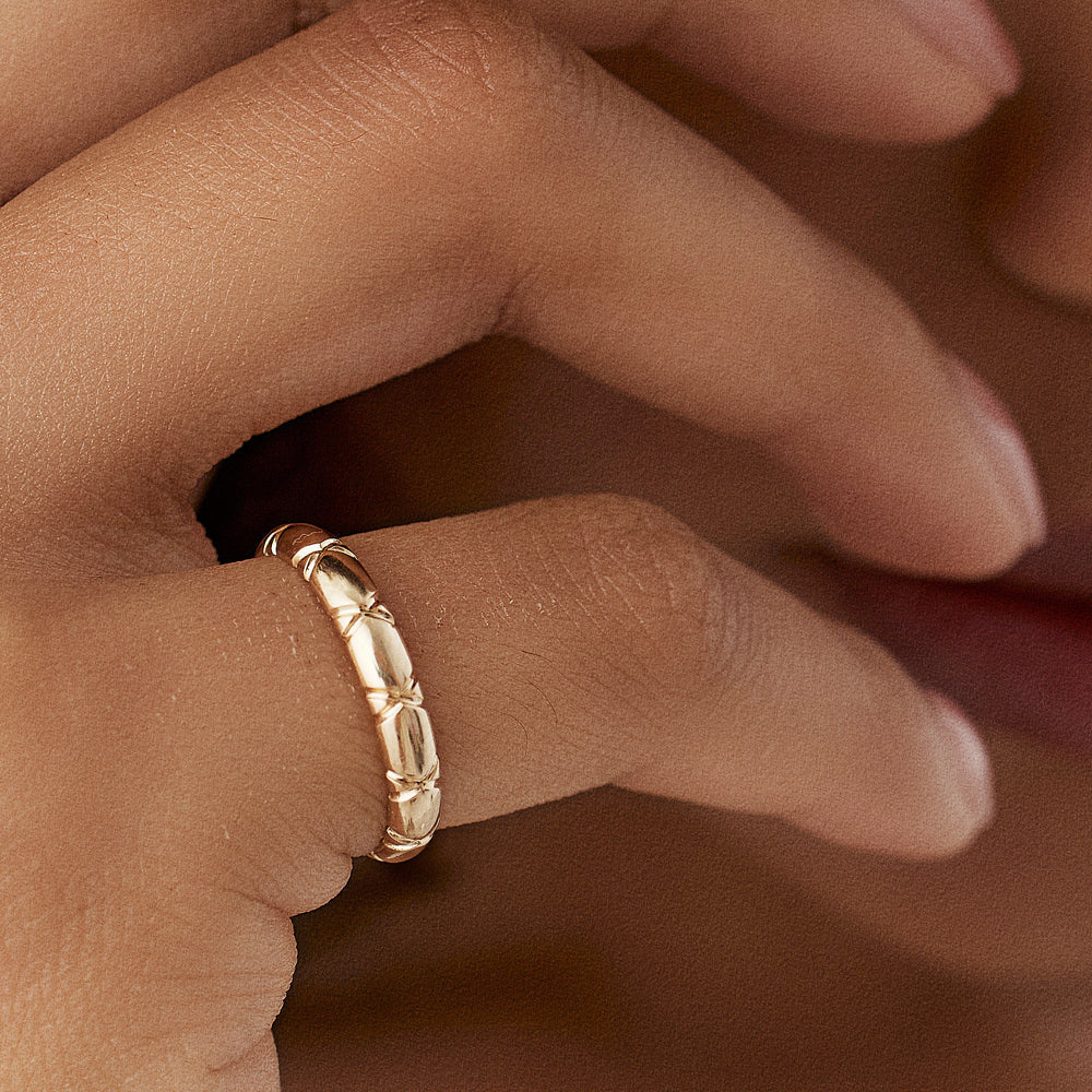 14k 3MM Unique X Cut Design Gold Wedding Ring - GeumJewels