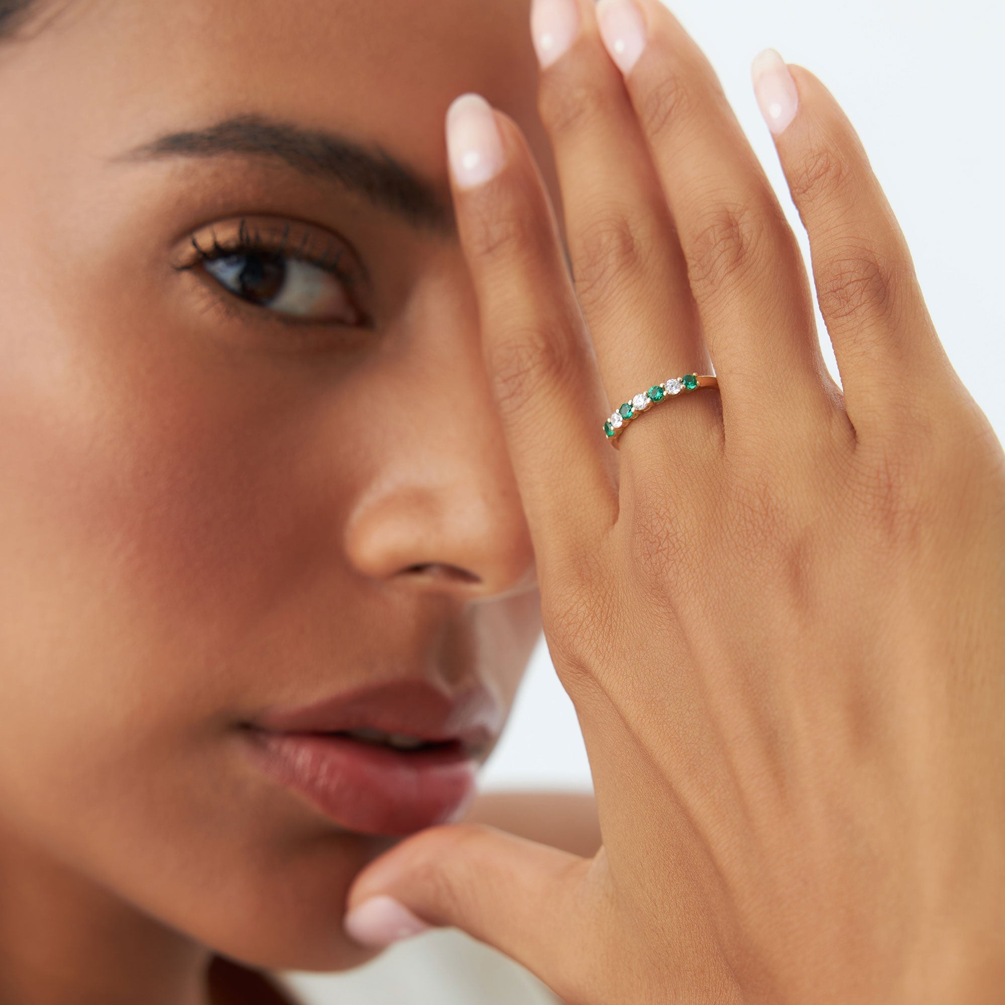 14k 7 Stone Basket Setting Diamond and Emerald Wedding Ring - GeumJewels