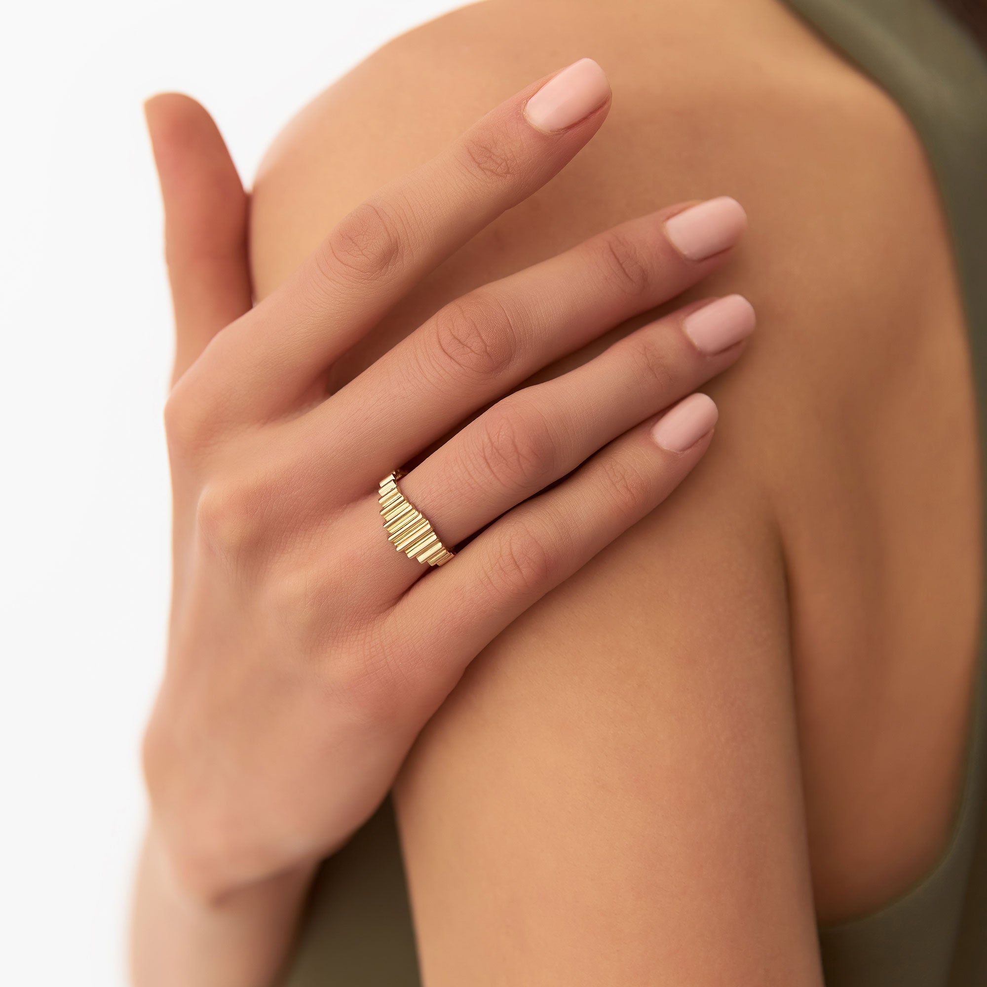 14K Bold Fluted Graduating Gold Ring - GeumJewels