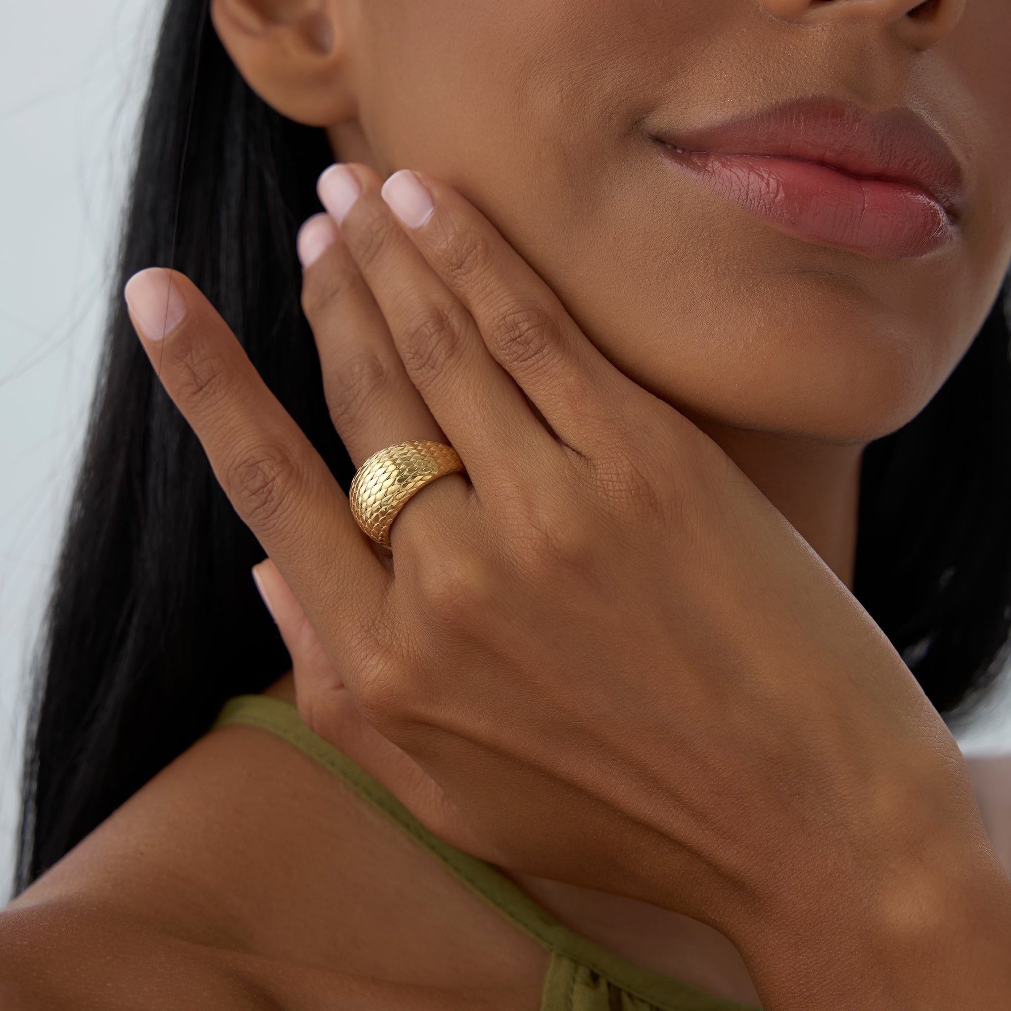 14K Chunky Snake Skin Texture Ring - GeumJewels