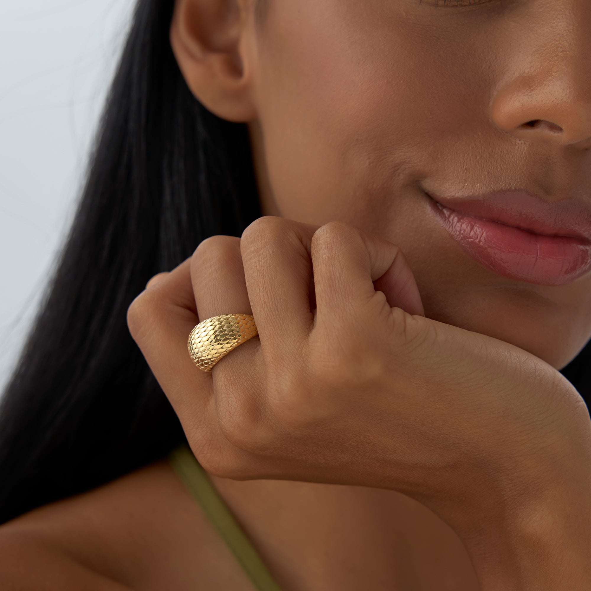 14K Chunky Snake Skin Texture Ring - GeumJewels