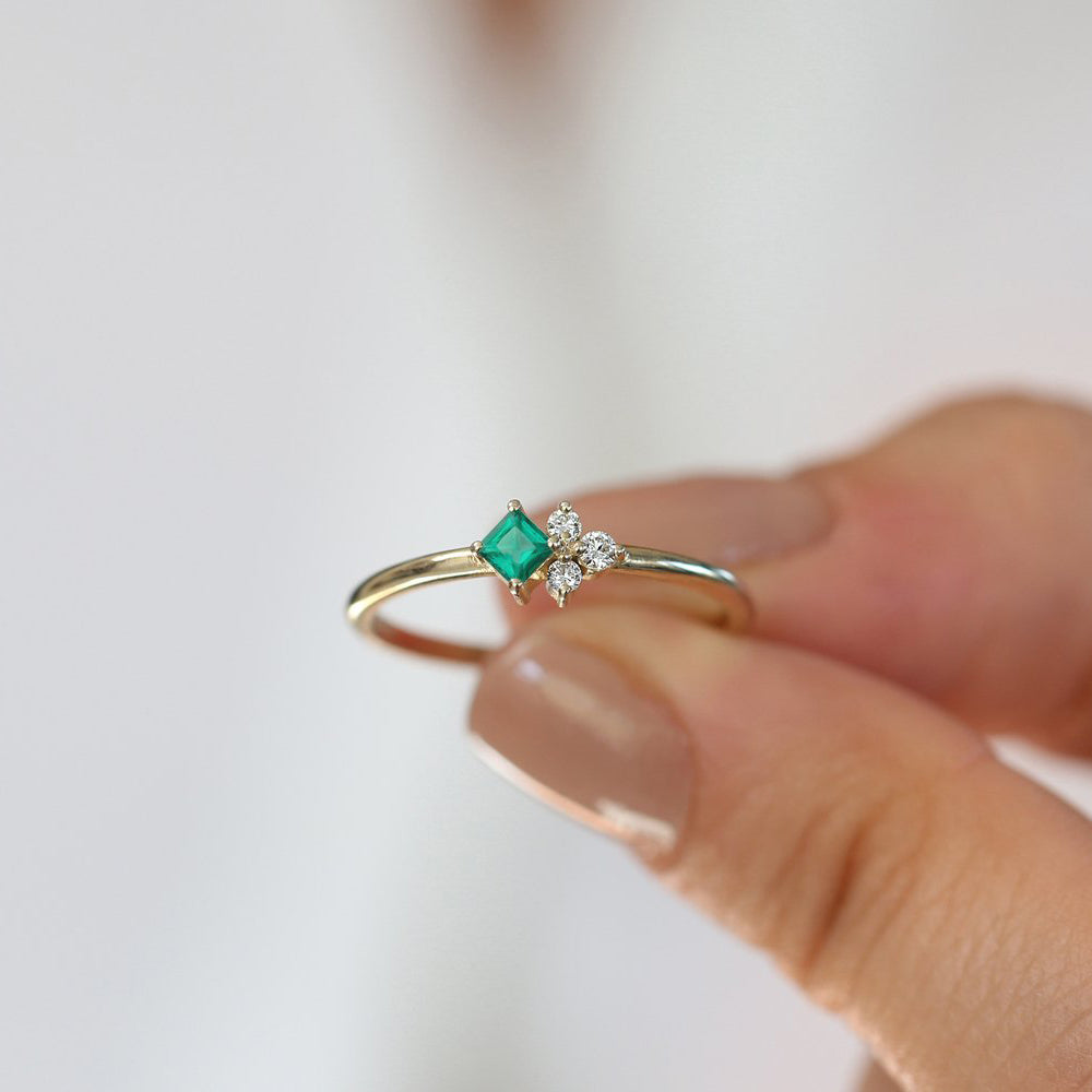 14K Dainty Princess Cut Emerald and Diamond Ring - GeumJewels