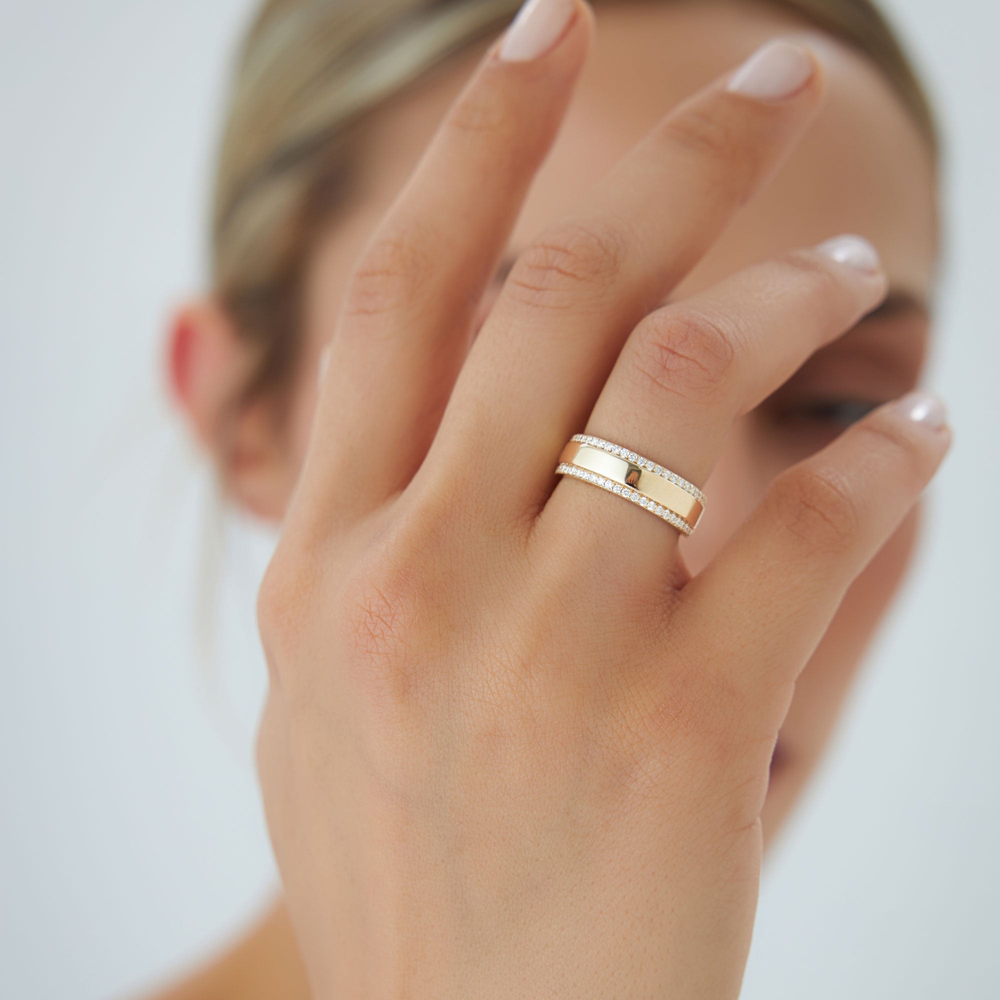 14k Diamond Diamond Edge Wedding Band - GeumJewels