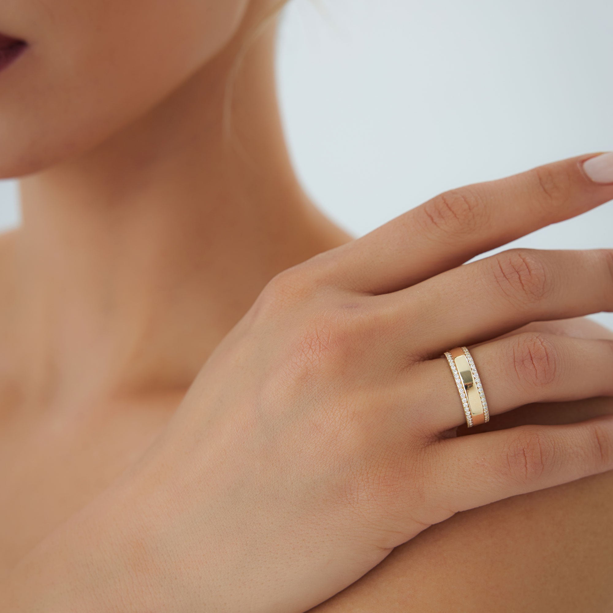 14k Diamond Diamond Edge Wedding Band - GeumJewels