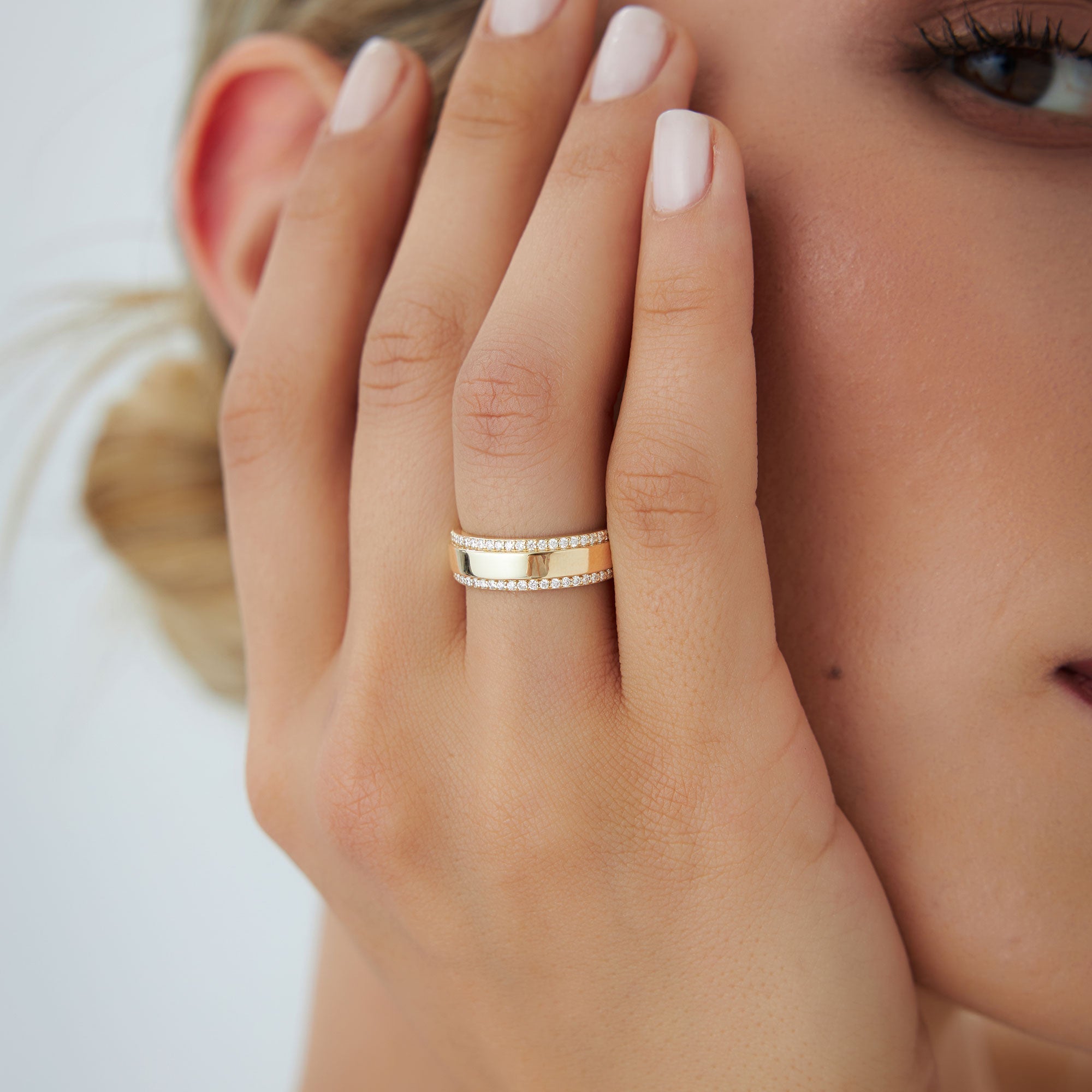 14k Diamond Diamond Edge Wedding Band - GeumJewels