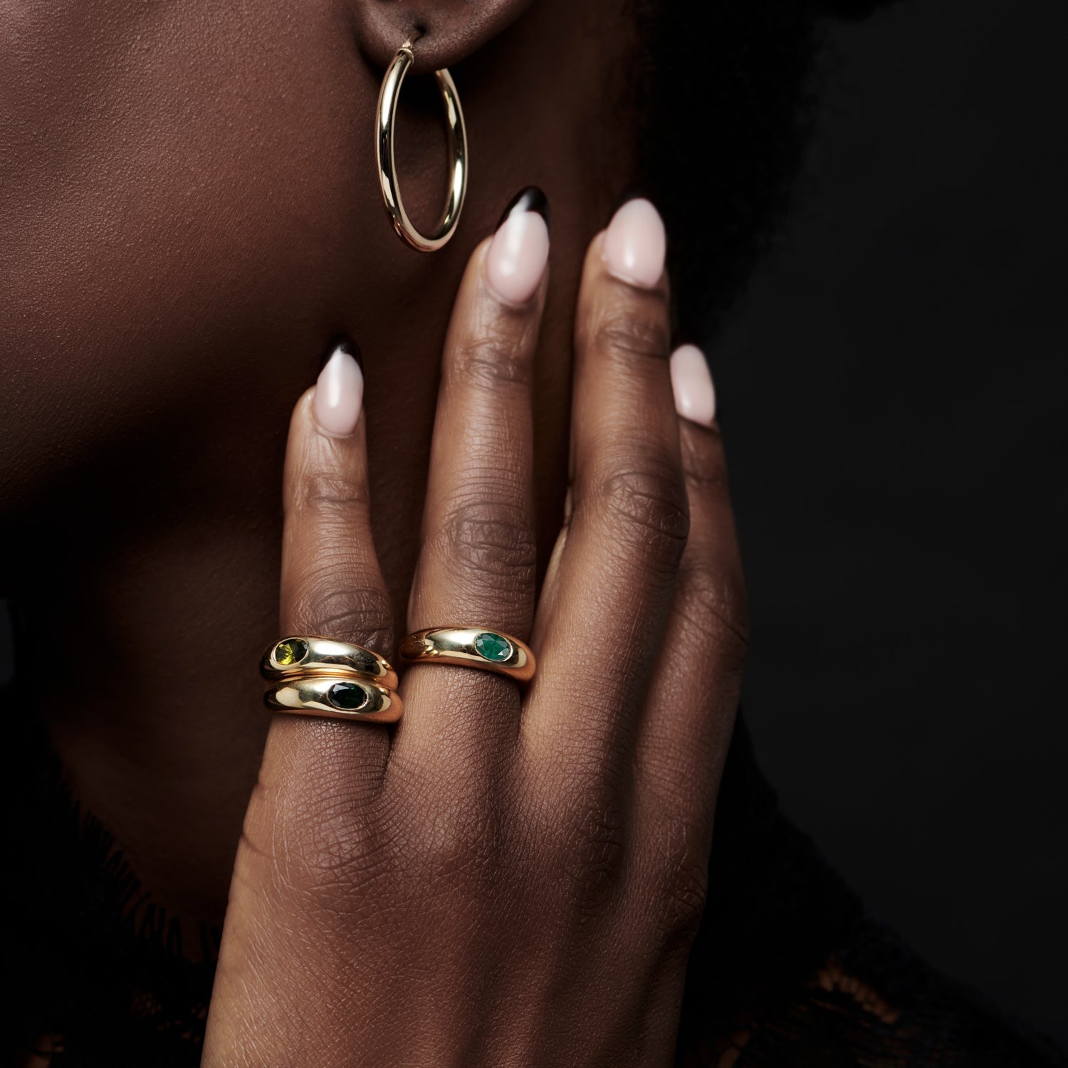 14k Flush Set Oval Emerald Dome Ring - GeumJewels