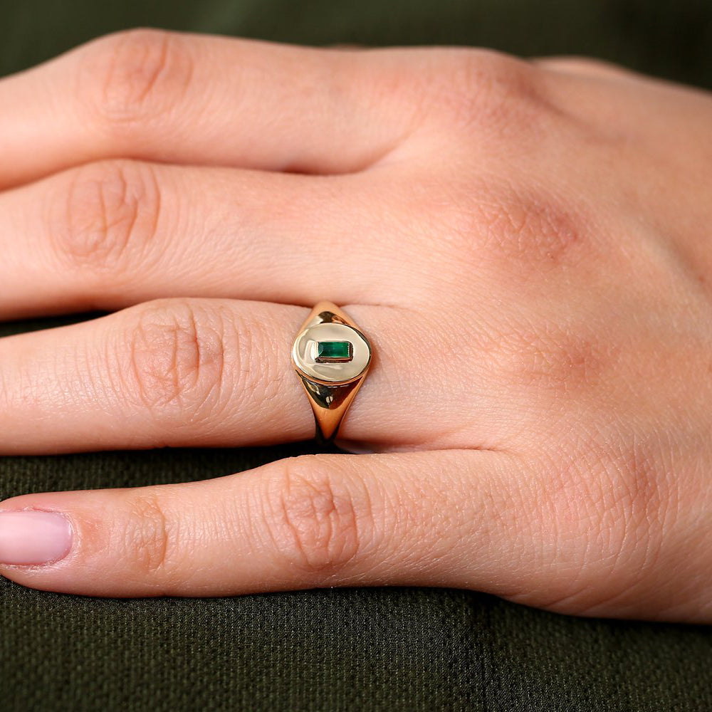 14k Gold Baguette Emerald Signet Ring - GeumJewels