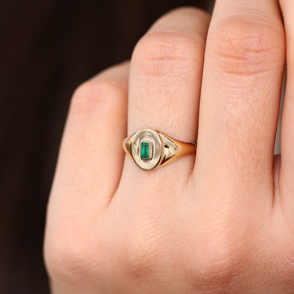 14k Gold Baguette Emerald Signet Ring - GeumJewels