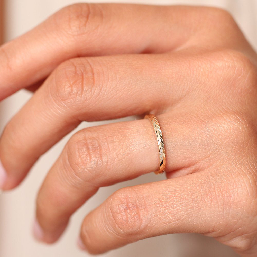 14K Gold Chevron Herringbone Eternity Cut Ring - GeumJewels