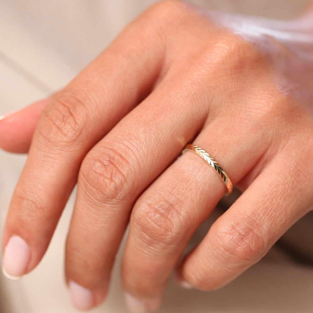 14K Gold Chevron Herringbone Eternity Cut Ring - GeumJewels