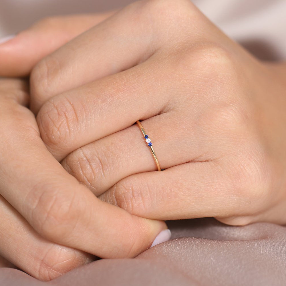 14K Gold Minimal Sapphire and Diamond Ring - GeumJewels