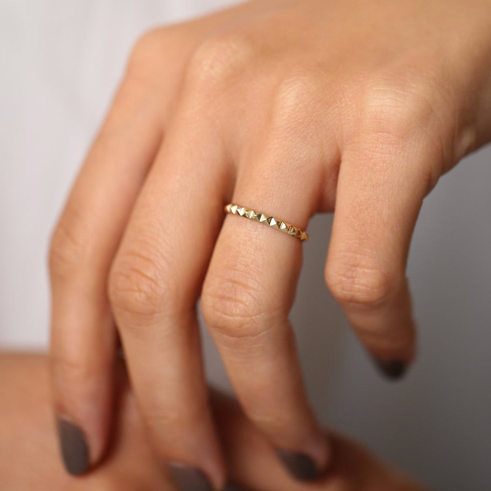 14K Gold Spike Pyramid Eternity Ring - GeumJewels