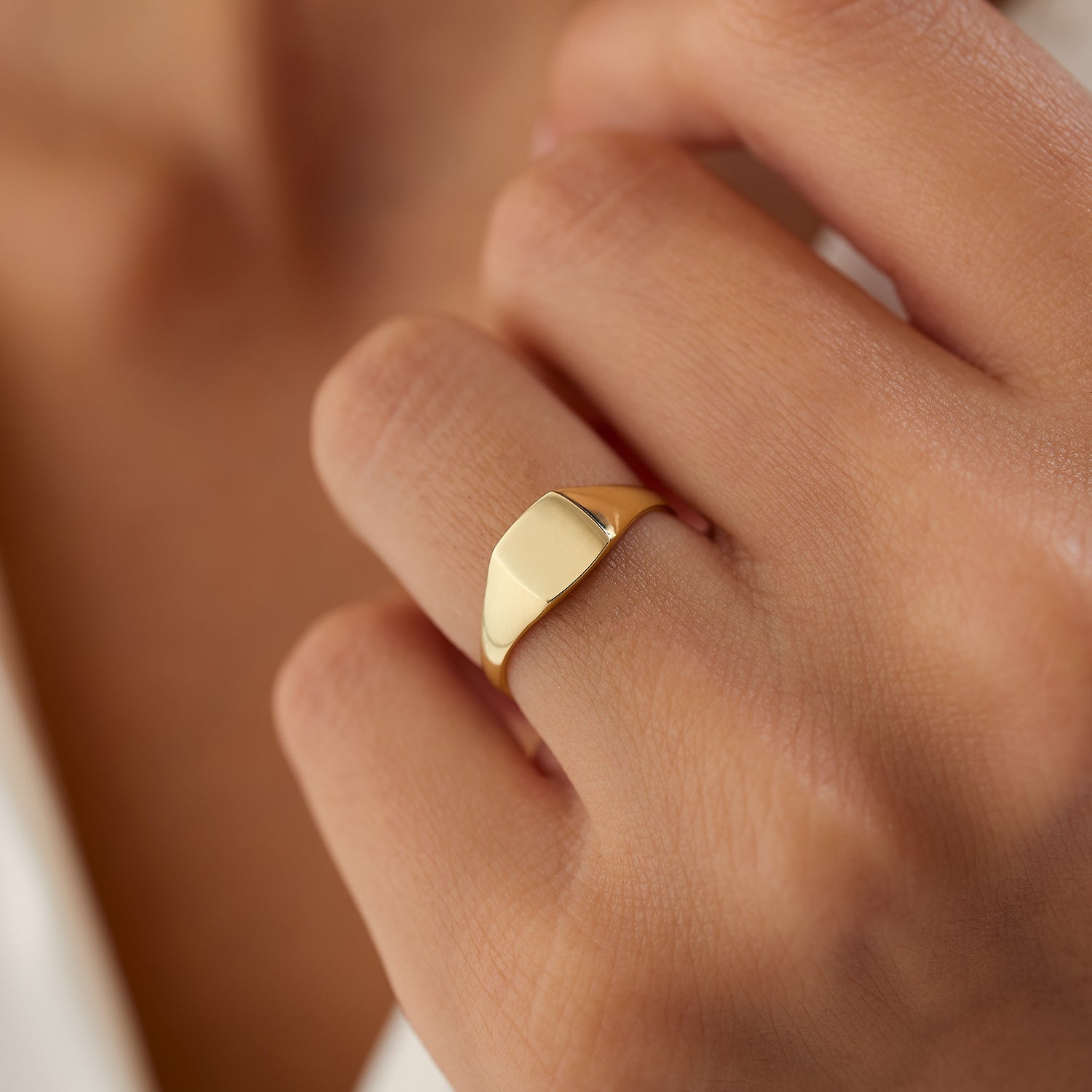 14k Gold Square Signet Ring - GeumJewels