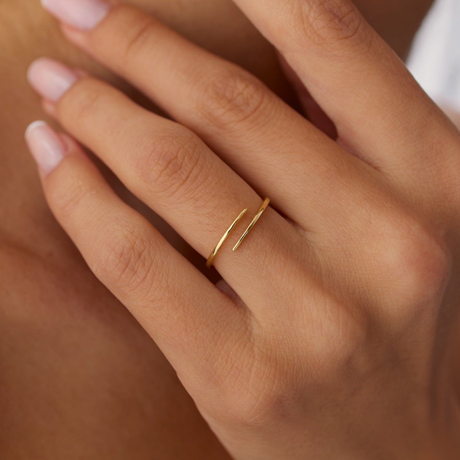 14k Gold Stacking Criss Cross Ring - GeumJewels