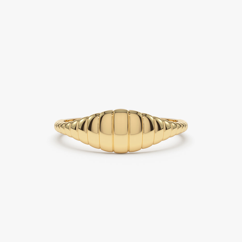 14k Minimalist Wave Signet Ring - GeumJewels