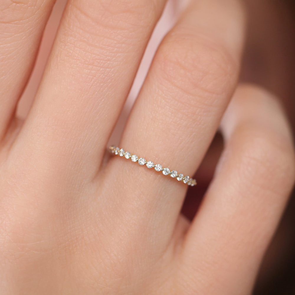 14K Round Diamond Shared Prong Wedding Ring - GeumJewels