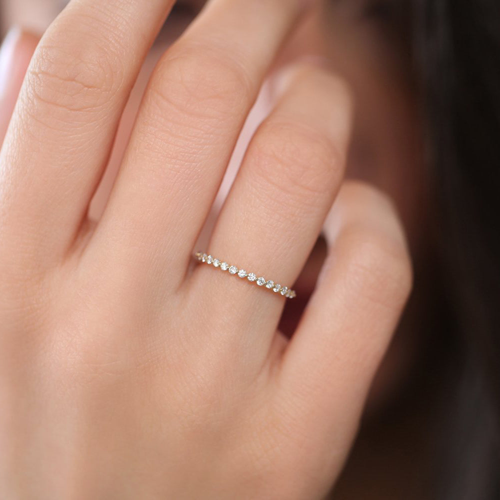 14K Round Diamond Shared Prong Wedding Ring - GeumJewels