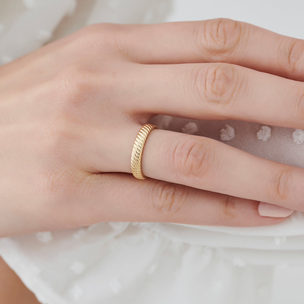 14k Solid Dome Croissant Ring - GeumJewels