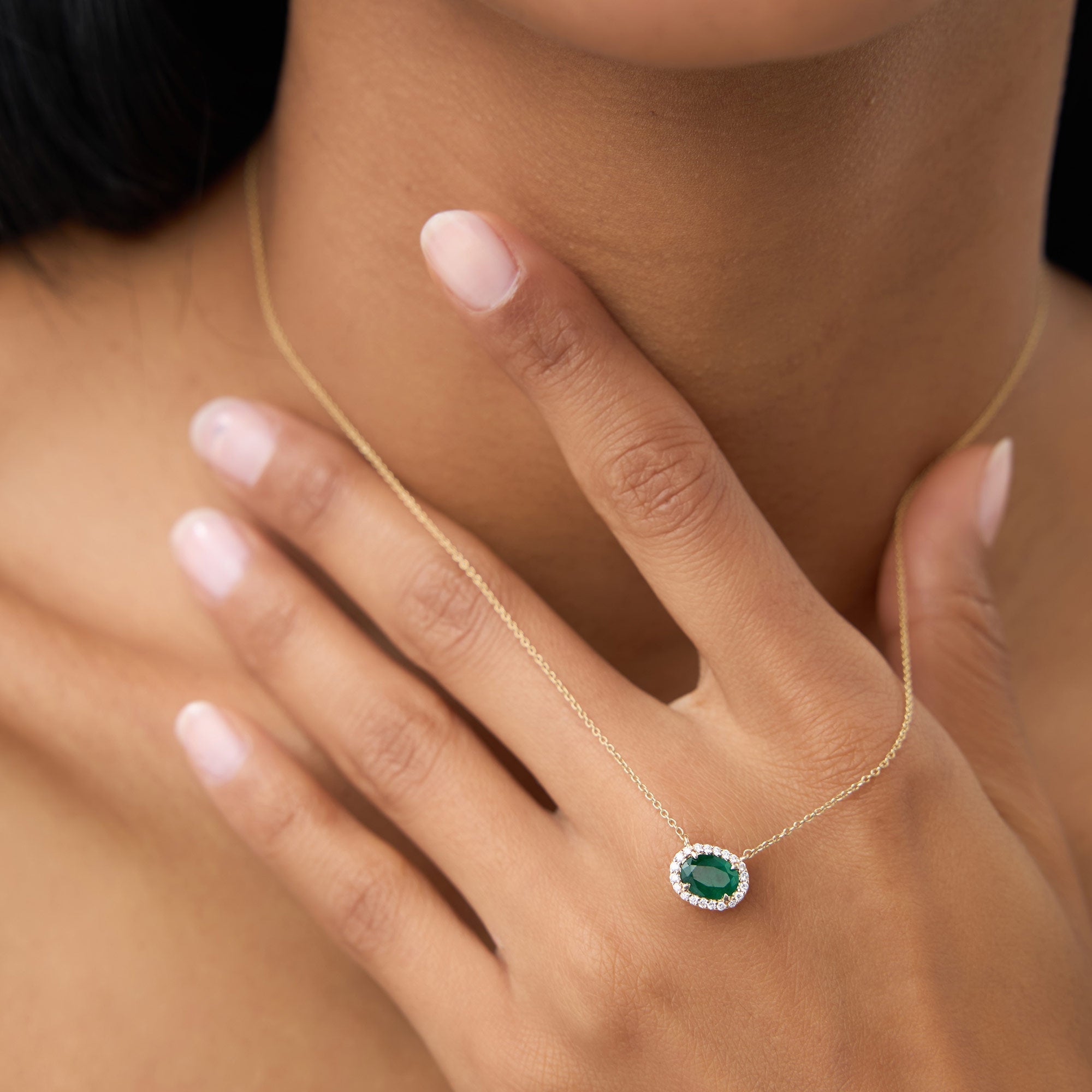 14k Oval Shape Emerald in Diamond Halo Setting - GeumJewels