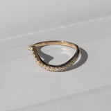 Minimal Wavy Diamond Band