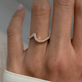 Minimal Wavy Diamond Band