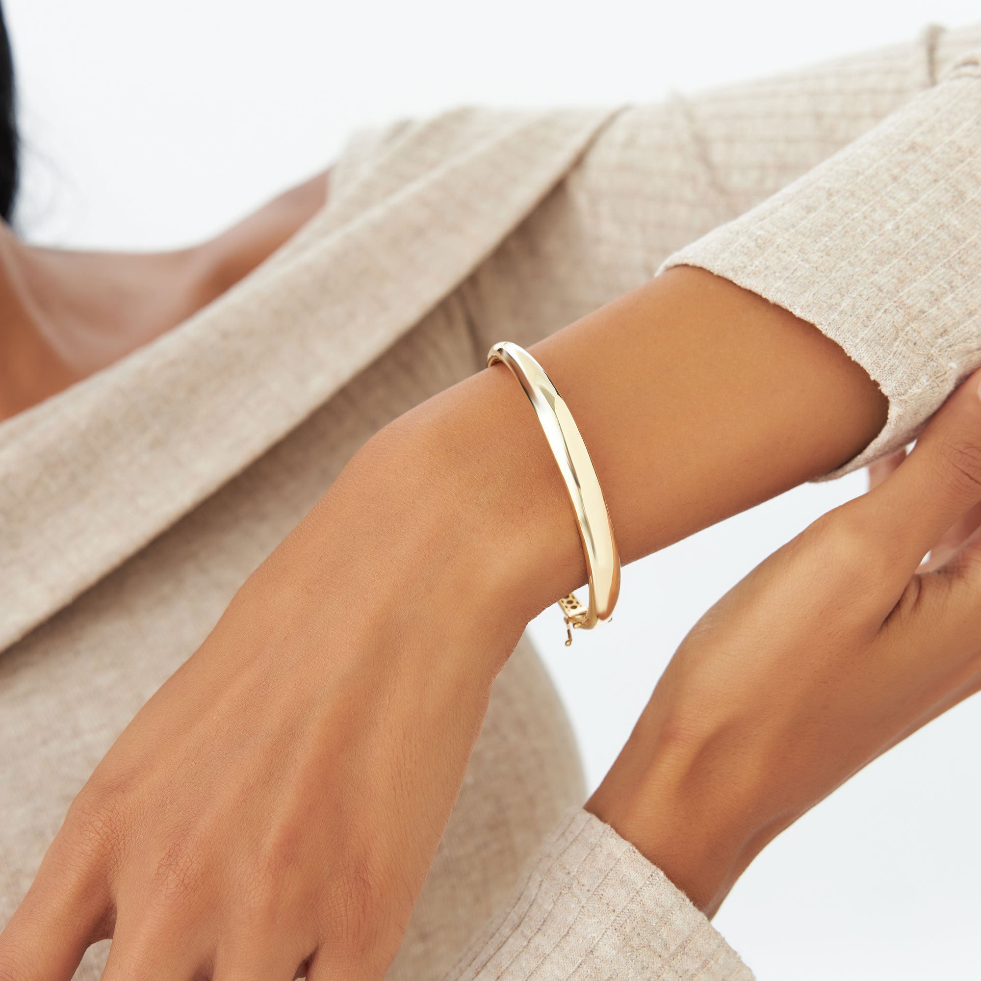 14K 7.5MM Classic Dome Gold Bangle Bracelet - GeumJewels