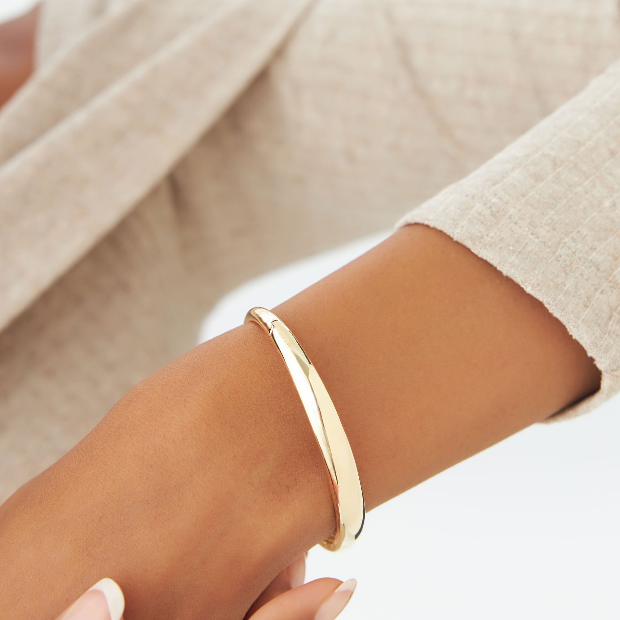 14K 7.5MM Classic Dome Gold Bangle Bracelet - GeumJewels