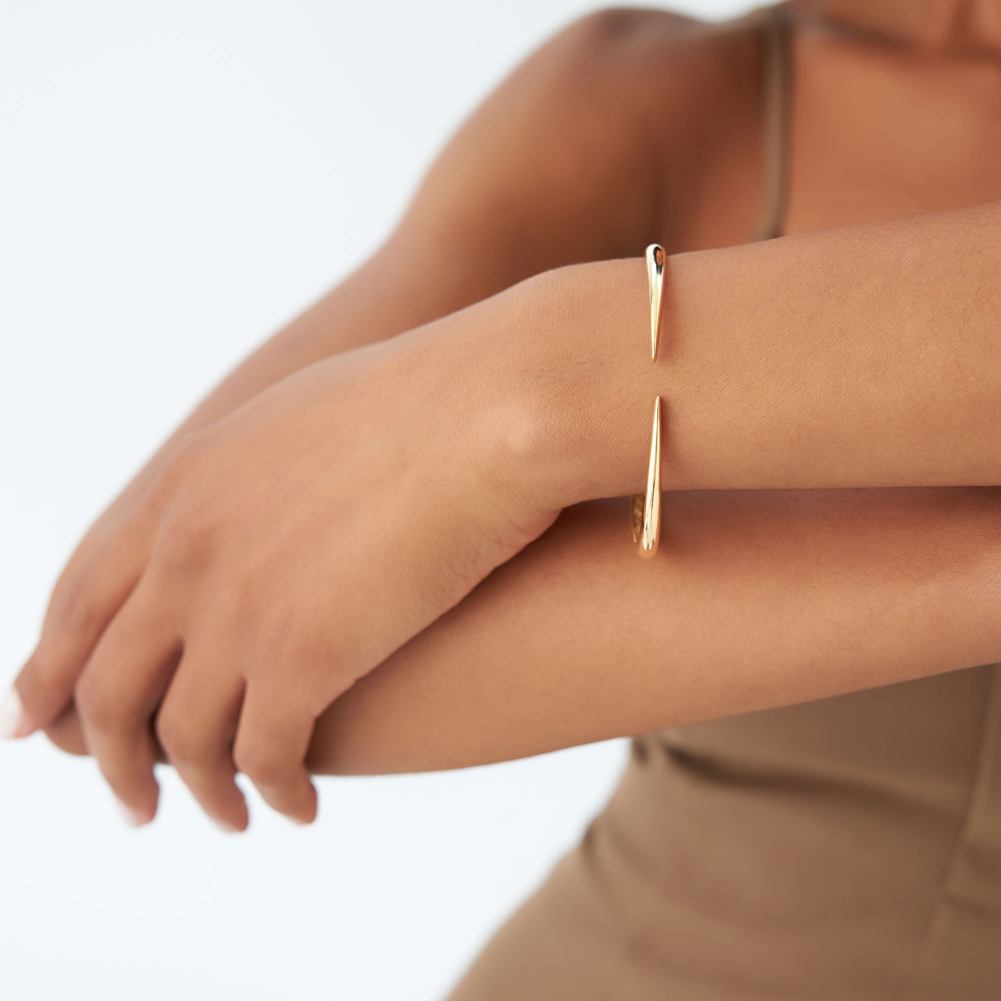 14k Gold Claw Cuff Bangle Bracelet - GeumJewels