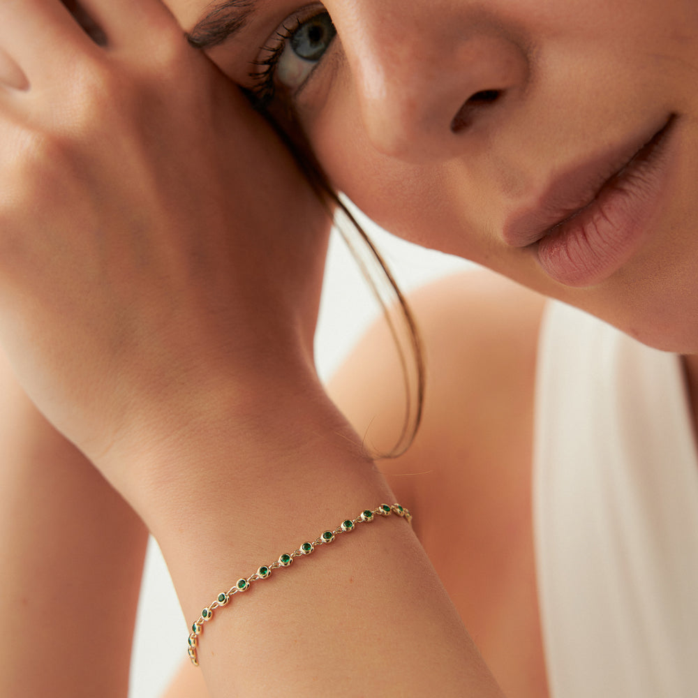 14k Bezel Set Emerald Tennis Bracelet - GeumJewels