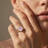 Vintage-inspirierter ovaler Morganit-Halo-Diamant-Verlobungsring